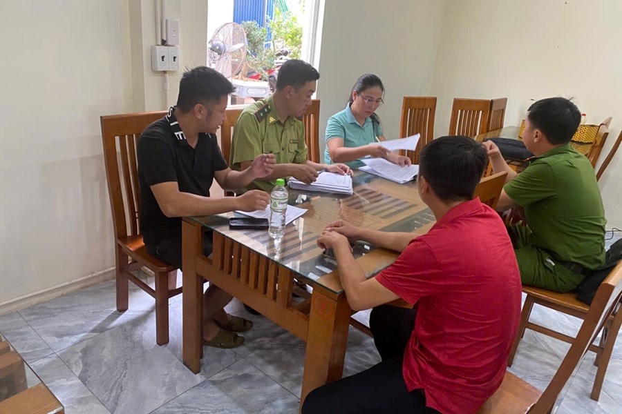 TUYÊN TRUYỀN, KHUYẾN CÁO VÀ KÝ CAM KẾT  BẢO VỆ ĐỘNG VẬT HOANG DÃ TẠI ĐẶC KHU CÁT HẢI
